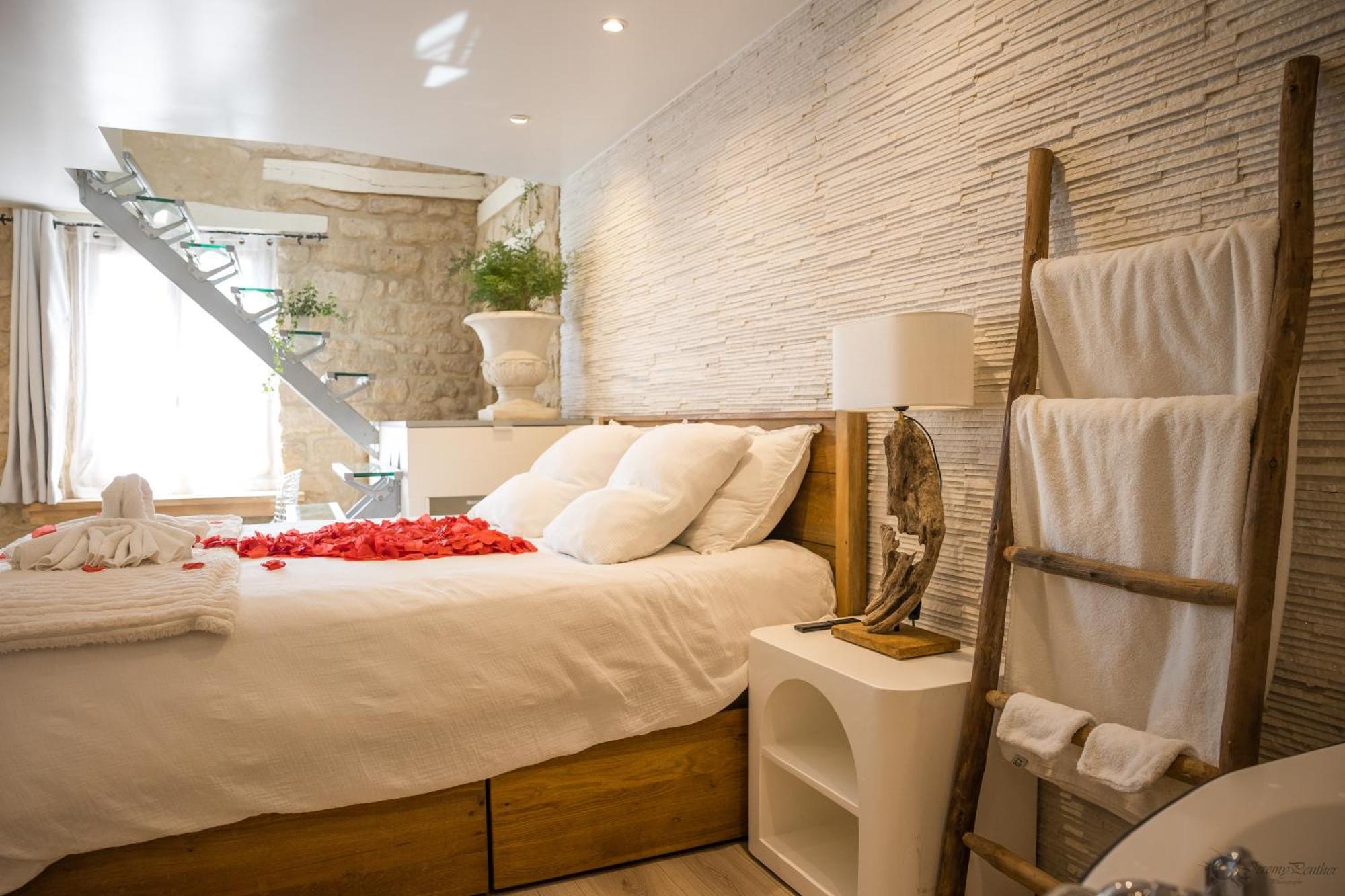 Ferienwohnung Chez Millouz - Triplex Semi-Troglodyte Pontoise Exterior foto
