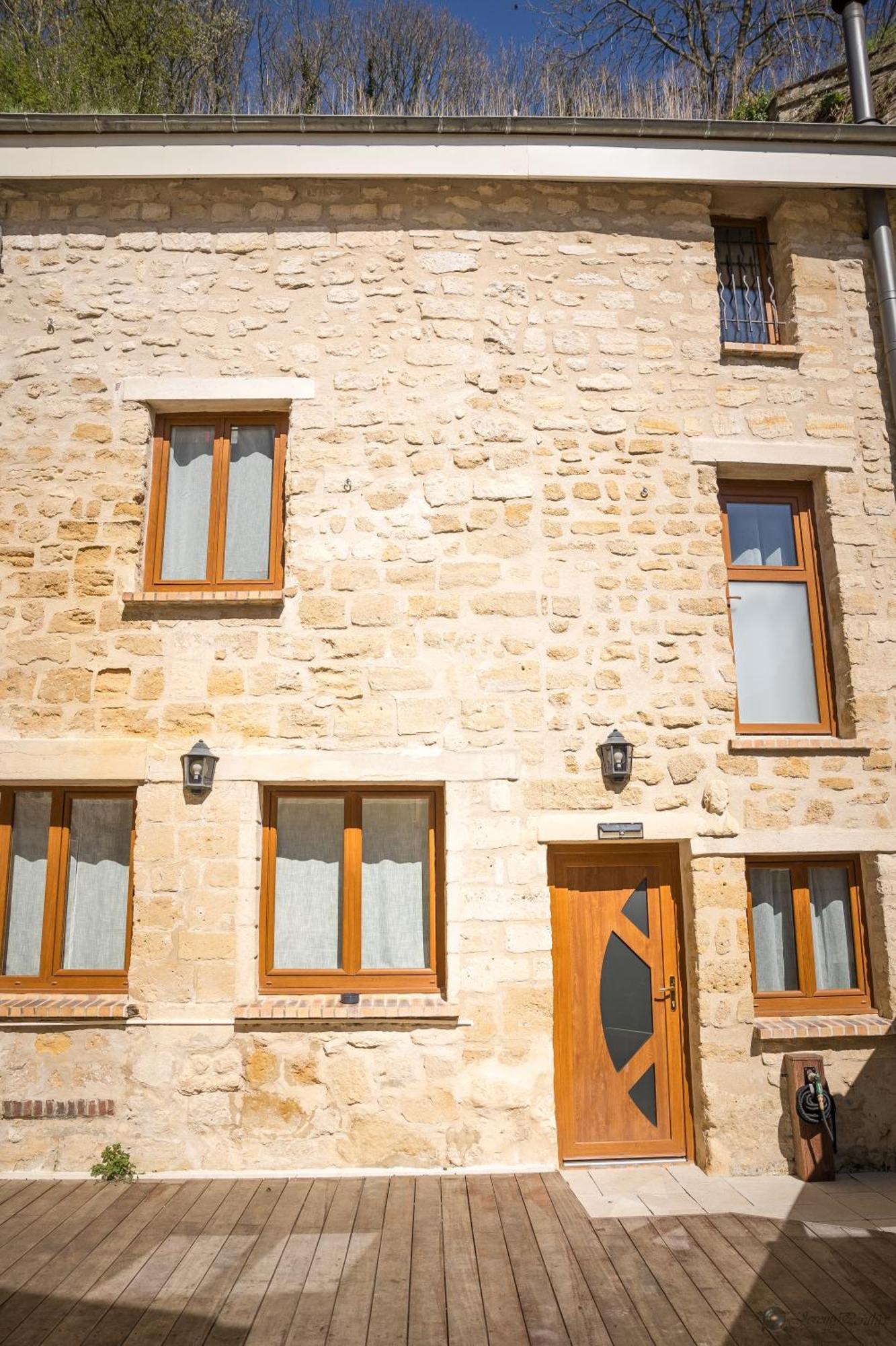 Ferienwohnung Chez Millouz - Triplex Semi-Troglodyte Pontoise Exterior foto